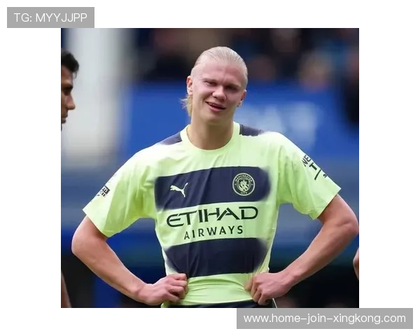 哈兰德门前抢射仅差毫厘,英超赛场再现“铁血杀手”